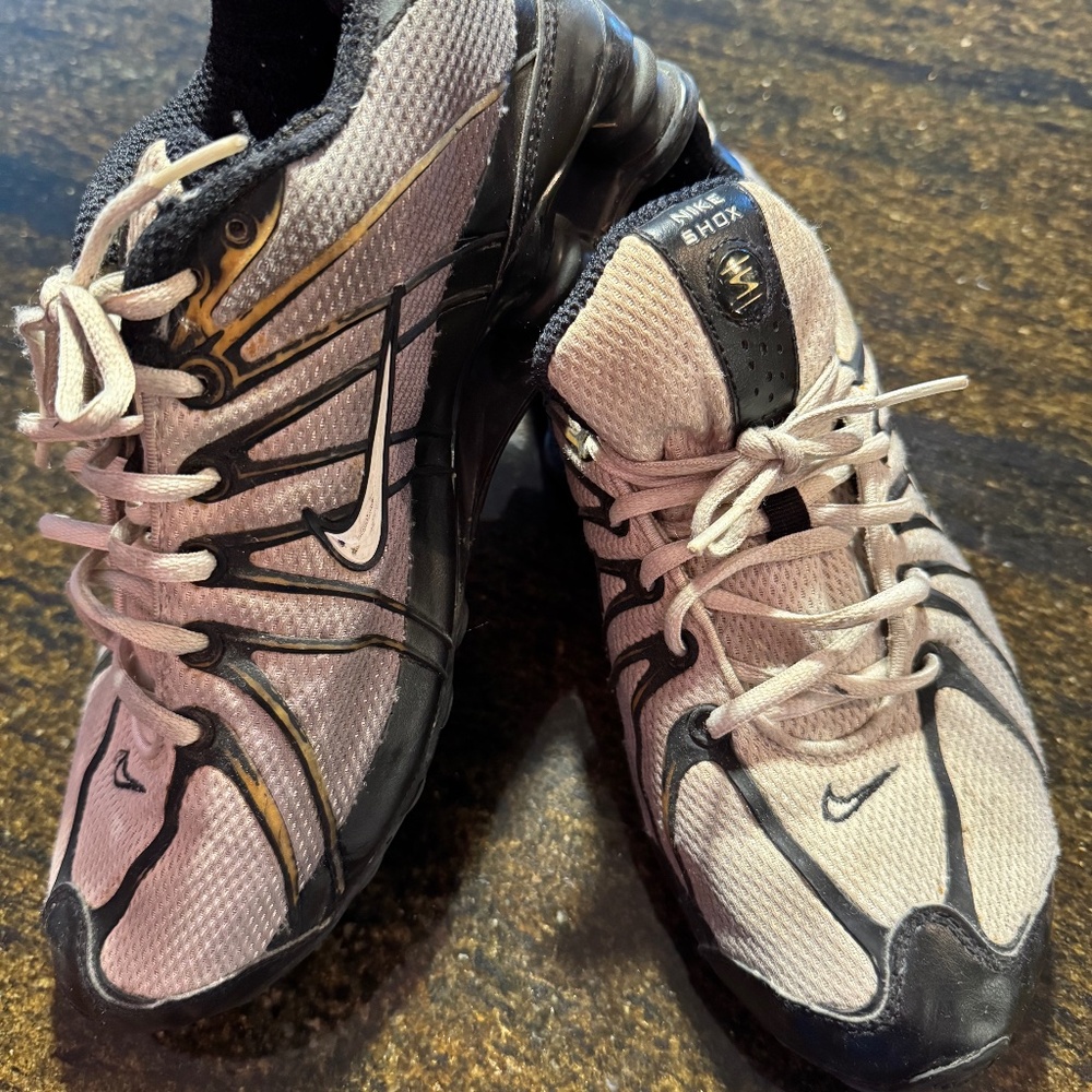 Men’s Nike Shox Size 10